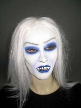 Gesichtsmaske Vampirin mit weißem Haar – Karnevals-Masken und Kostüme jetzt online kaufen!